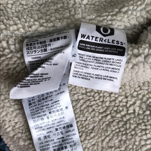 NWT Levi’s Ex-Boyfriend Fleece Lined Denim Trucker Jacket Size Medium - Picture 8 of 8